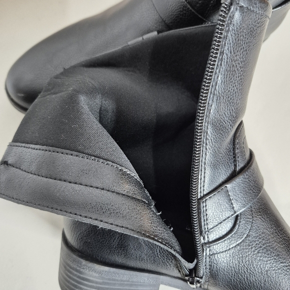 Frye and Co. Elodie Black Faux Leather Side Zip Combat / Moto Boot - Size 8 - Picture 10 of 15